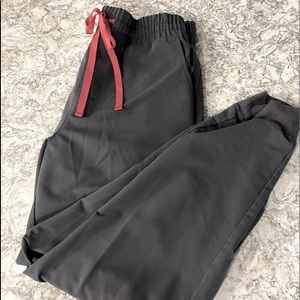 FIGS Highwasted Zamora pants in Charcoal